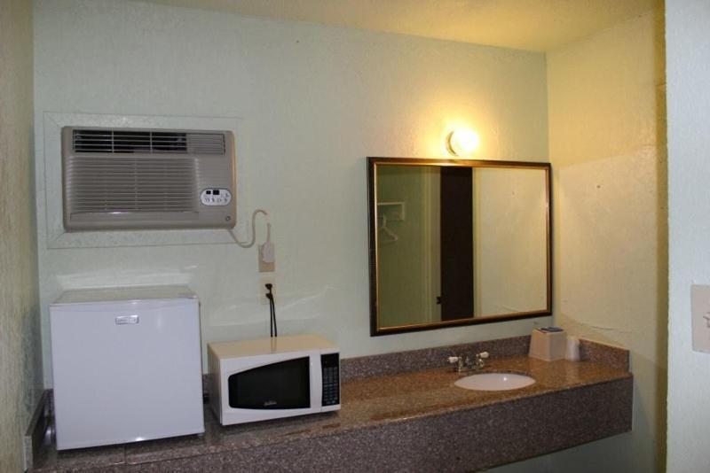 Sportsman'S Motel Eagle Lake Zimmer foto